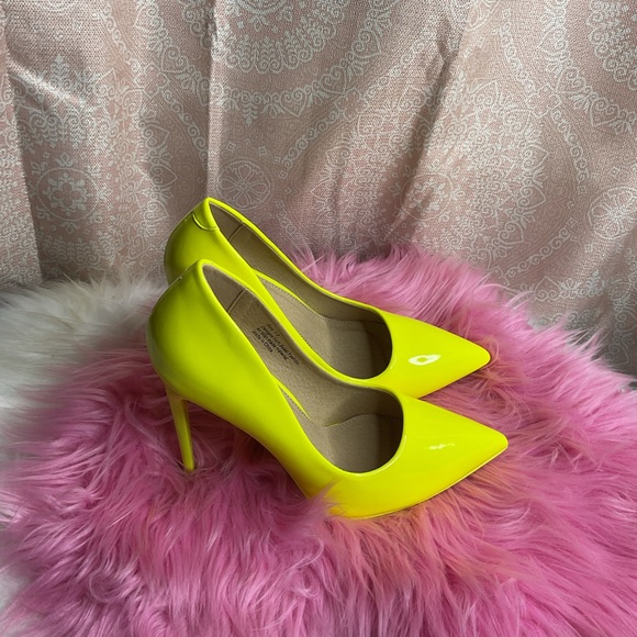 Beast Fashion Patent Leather Stiletto Pumps NWOB - Picture 2 of 6